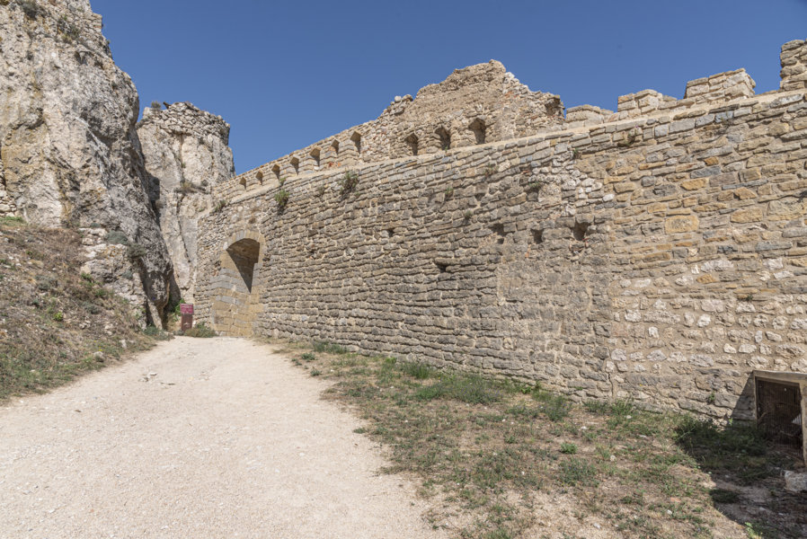 Castelló de la Plana - Morella 069 - castillo de Morella - Porta Ferrisa.jpg